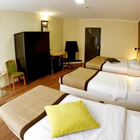 Albert Hotel Saint-Josse-ten-Noode Bagian luar foto