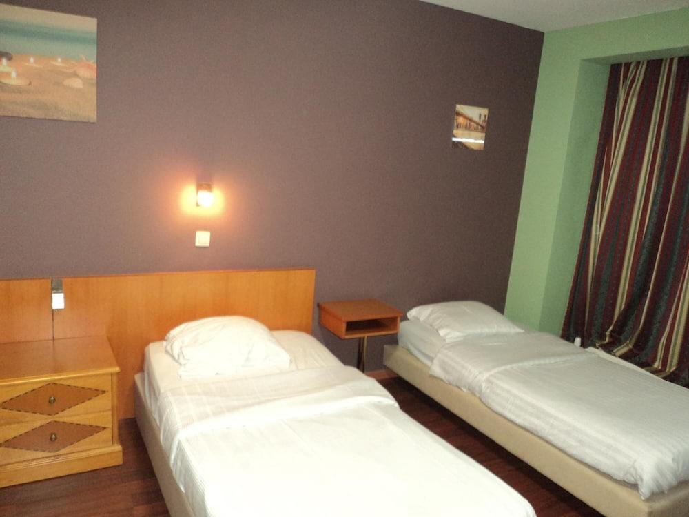 Albert Hotel Saint-Josse-ten-Noode Bagian luar foto